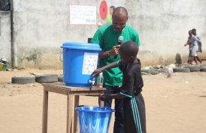 REPORTAGE. Côte d’Ivoire : la longue attente pour l’eau courante en banlieue d’Abidjan