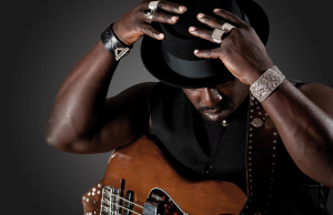 Showbiz: Abou Bass, un bassiste de dimension internationale