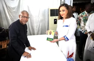 LITTÉRATURE : CISS ST MOÏSE, L’ODYSSÉE D’UN PROFESSEUR D’HISTOIRE-GÉOGRAPHIE DEVENU UN CISEAU D’OR