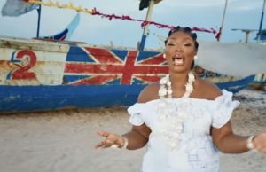 Hit Parade | ROSELINE LAYO – ZOE (CLIP OFFICIEL)